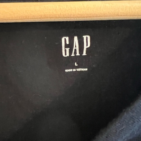 Gap L ruffle tank black EUC - Picture 2 of 3